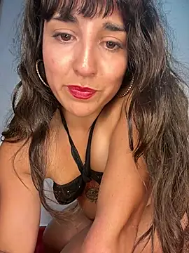 Snapshot of Latinaelisa chatting on 02.23.26 Latinaelisa online show from 02.23.26