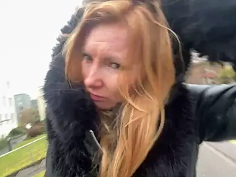 Snapshot of JenyJanys chatting on 02.11.26 JenyJanys online show from 02.11.26