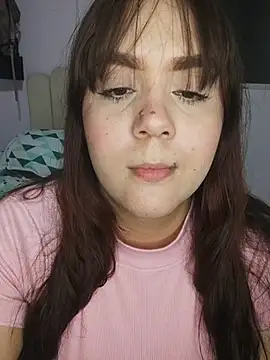 Snapshot of its_lauu_ chatting on 02.21.26 its lauu online show from 02.21.26