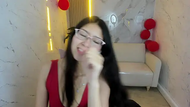 Snapshot of dani_tf chatting on 02.19.26 dani tf online show from 02.19.26