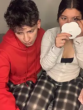 Snapshot of Damn__Love chatting on 04.12.26 Damn Love online show from 04.12.26