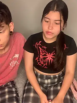 Snapshot of Damn__Love chatting on 04.12.26 Damn Love online show from 04.12.26