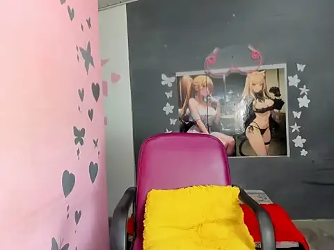 Luna white1 online show from 04.15.26