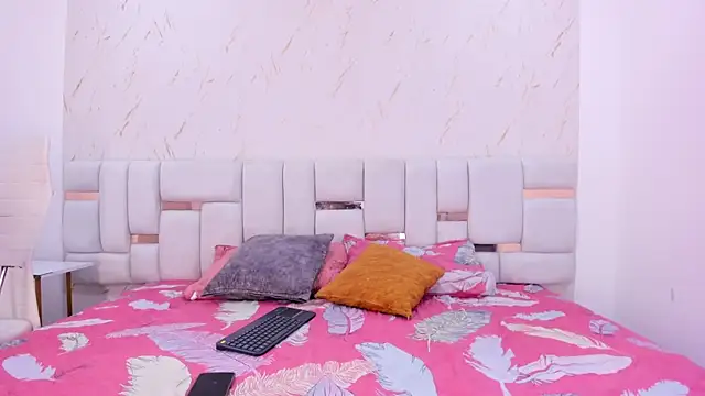 Snapshot of hermione_brown chatting on 02.20.26 hermione brown online show from 02.20.26