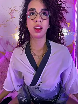 Woo isDaphne online show from 03.07.26