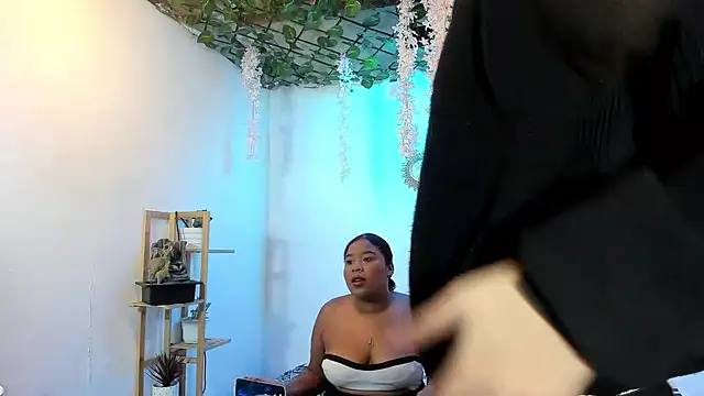 Snapshot of Lizeth_hot2002 chatting on 02.25.26 Lizeth hot2002 online show from 02.25.26