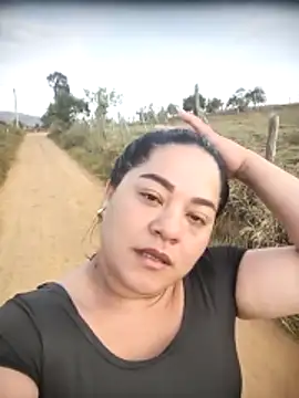 Snapshot of tania_queen chatting on 03.03.26 tania queen online show from 03.03.26