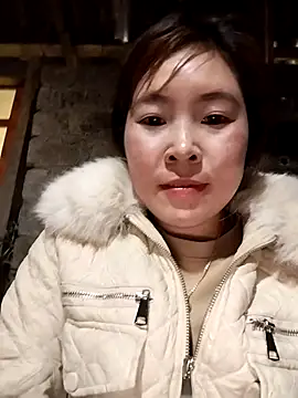 Snapshot of Yiyoongg chatting on 02.20.26 Yiyoongg online show from 02.20.26