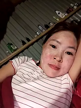 Yiyoongg online show from 04.10.26