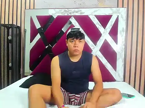 Snapshot of AdrianWalker chatting on 02.10.26 AdrianWalker online show from 02.10.26