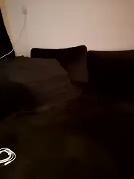 Snapshot of AkuManis chatting on 02.15.26 AkuManis online show from 02.15.26