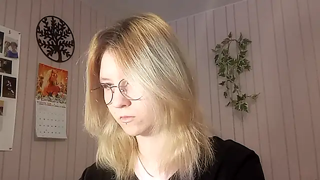 Snapshot of RunawayBr1de chatting on 02.19.26 RunawayBr1de online show from 02.19.26