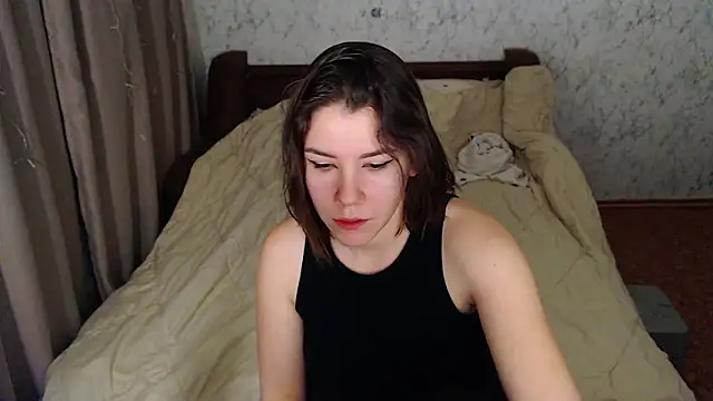 Snapshot of AdelMauds chatting on 02.13.26 AdelMauds online show from 02.13.26