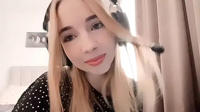 Snapshot of WackyNome chatting on 02.10.26 WackyNome online show from 02.10.26