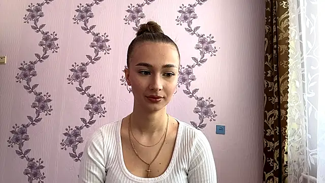 Snapshot of LacieHelaire chatting on 02.27.26 LacieHelaire online show from 02.27.26