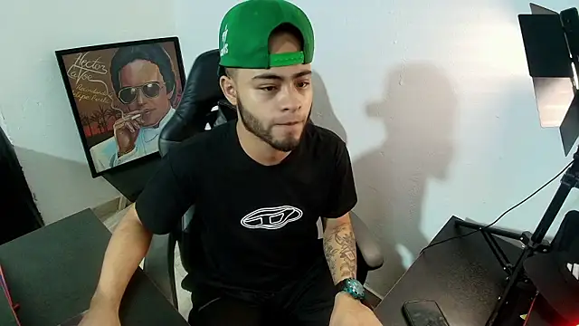 Snapshot of Xanderstone00 chatting on 02.13.26 Xanderstone00 online show from 02.13.26