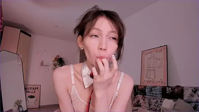 Snapshot of MiaPimmy chatting on 04.19.26 MiaPimmy online show from 04.19.26