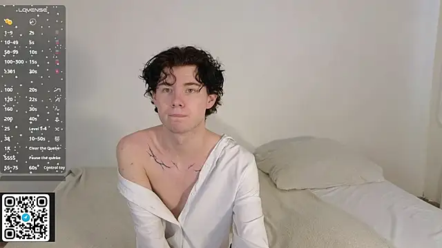 moon Gloww online show from 02.12.26