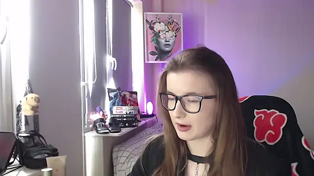 LunaXcherry online show from 04.19.26