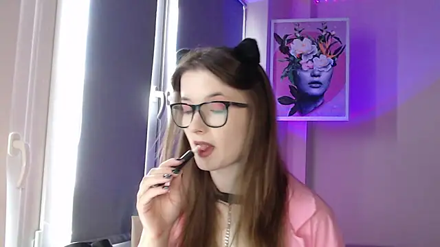 Snapshot of LunaXcherry chatting on 05.21.26 LunaXcherry online show from 05.21.26