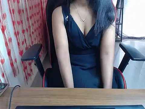 Snapshot of Hottie_yashika chatting on 02.22.26 Hottie yashika online show from 02.22.26