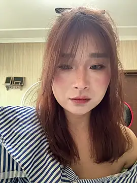 Snapshot of A-cola chatting on 02.27.26 A-cola online show from 02.27.26