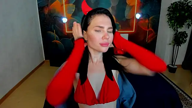 Snapshot of little__isabel chatting on 07.25.26 little isabel online show from 07.25.26