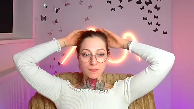 Esmi Winter online show from 03.04.26