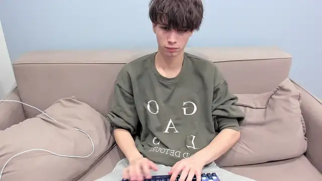 Snapshot of Ur_NextDoor_Boy chatting on 02.10.26 Ur NextDoor Boy online show from 02.10.26