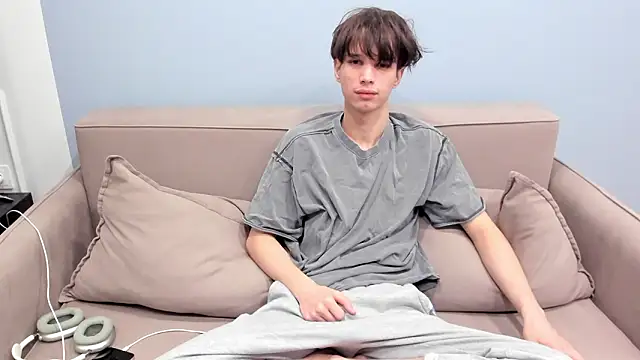 Snapshot of Ur_NextDoor_Boy chatting on 02.20.26 Ur NextDoor Boy online show from 02.20.26