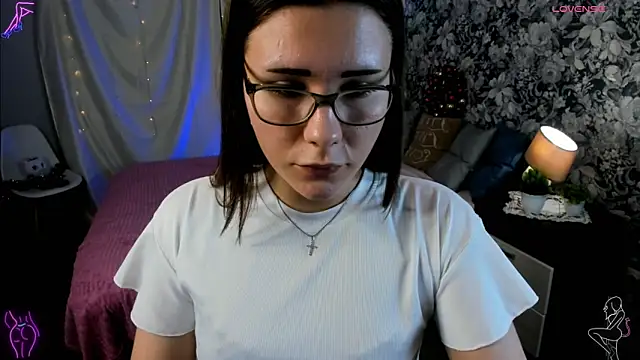 Snapshot of Coraline_kitty chatting on 02.13.26 Coraline kitty online show from 02.13.26