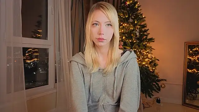 Snapshot of UWU_flower chatting on 02.17.26 UWU flower online show from 02.17.26