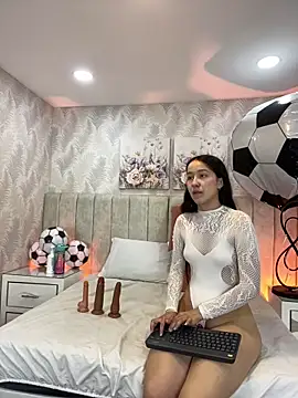 Snapshot of Brisa_Silva chatting on 06.19.26 Brisa Silva online show from 06.19.26