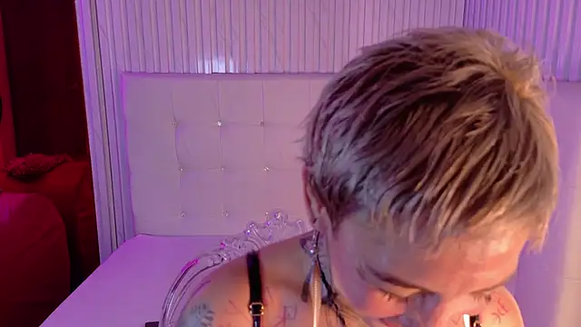 Snapshot of Everlyn_sexx chatting on 02.13.26 Everlyn sexx online show from 02.13.26