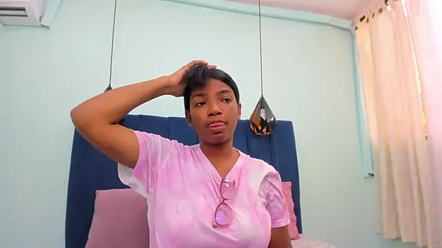 Snapshot of Sexy_ebony_1 chatting on 07.19.26 Sexy ebony 1 online show from 07.19.26