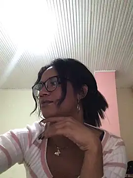 Snapshot of horny_brii chatting on 04.27.26 horny brii online show from 04.27.26