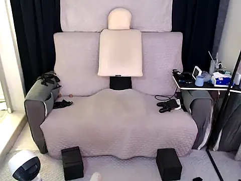 RubberGummi online show from 04.03.26