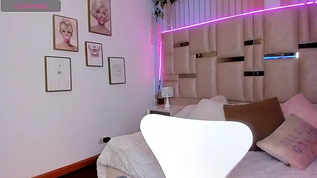 Maya-jhons online show from 02.17.26