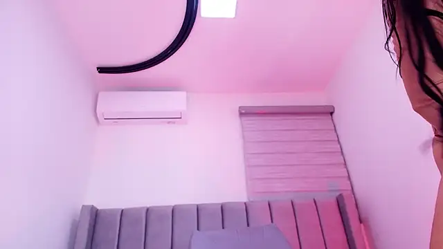 freyhasmith  online show from 04.11.26