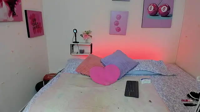 AnnyCotton online show from 04.17.26