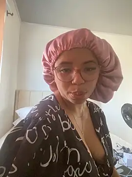 Lucy strong1 online show from 02.13.26