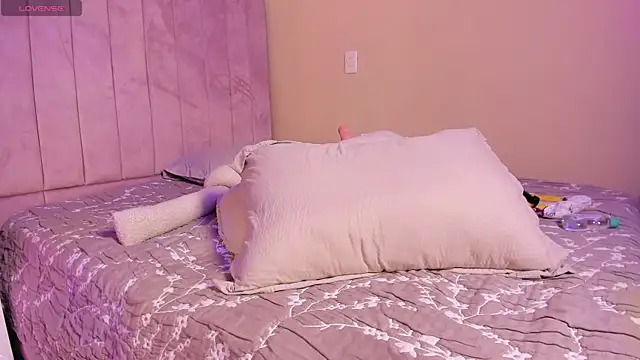 Ashley Beaomunt online show from 04.01.26