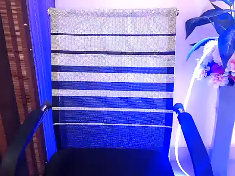 Snapshot of _chitranshi chatting on 02.16.26 chitranshi online show from 02.16.26