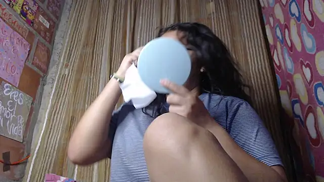 Snapshot of vanuslovelatina chatting on 03.19.26 vanuslovelatina online show from 03.19.26