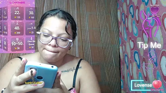 Snapshot of vanuslovelatina chatting on 03.28.26 vanuslovelatina online show from 03.28.26