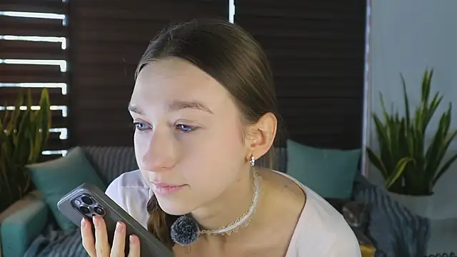 Snapshot of Your_Alisaa chatting on 05.17.26 Your Alisaa online show from 05.17.26
