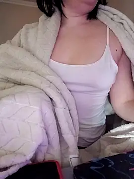 Snapshot of HornyCumBitch chatting on 02.25.26 HornyCumBitch online show from 02.25.26