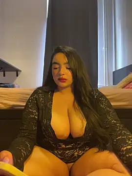 Snapshot of Mayaslow chatting on 05.31.26 Mayaslow online show from 05.31.26