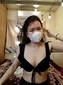 Snapshot of Trang26 chatting on 02.23.26 Trang26 online show from 02.23.26