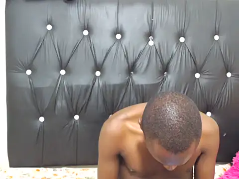 Snapshot of NtandoXx chatting on 02.15.26 NtandoXx online show from 02.15.26